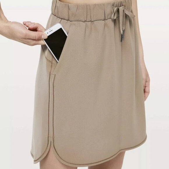 Lululemon On the Fly Woven Drawcord Skirt Size 4 Frontier Tan - Picture 2 of 10